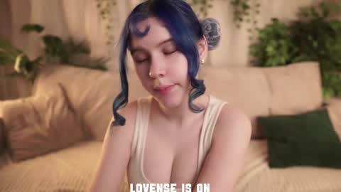 Snapshot of bezuya chatting on December 2025 01:45:01 AM Eliz online show from December 2025 01:45:01 AM