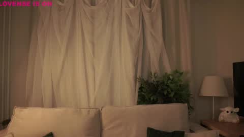 Snapshot of bezuya chatting on February 2026 01:20:02 AM Eliz online show from February 2026 01:20:02 AM