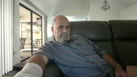 Snapshot of bgbelch chatting on November 2025 09:15:01 PM bgbelch online show from November 2025 09:15:01 PM