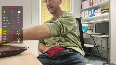 My name is David and if you like public exhibitions you wont be disappointed with me LoL - My favorite vibes is 44  online show from December 2025 12:32:01 PM