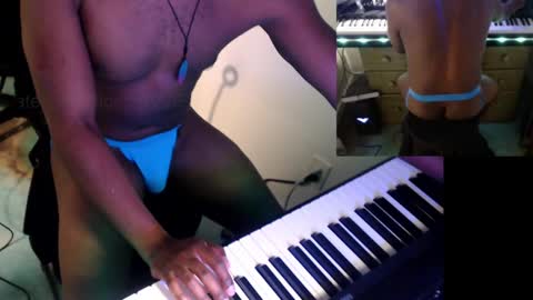 Snapshot of bicepsandfrot chatting on March 2025 10:09:01 AM BicepsandFrot online show from March 2025 10:09:01 AM