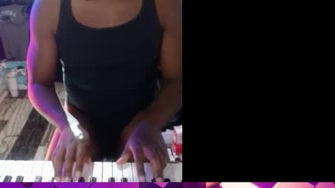 Snapshot of bicepsandfrot chatting on November 2025 02:55:01 AM BicepsandFrot online show from November 2025 02:55:01 AM