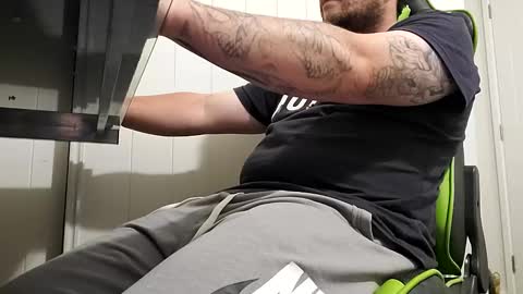 Snapshot of big_balls_big_load chatting on February 2025 12:57:02 PM big_balls_big_load online show from February 2025 12:57:02 PM