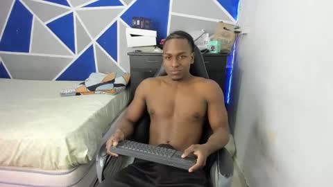 big_black11 online show from November 2025 02:40:02 PM