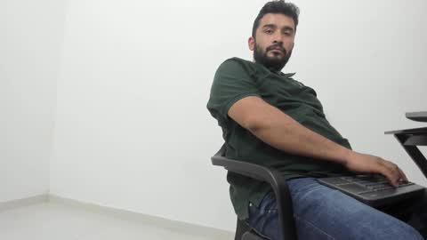 Tommy online show from October 2025 02:18:01 AM