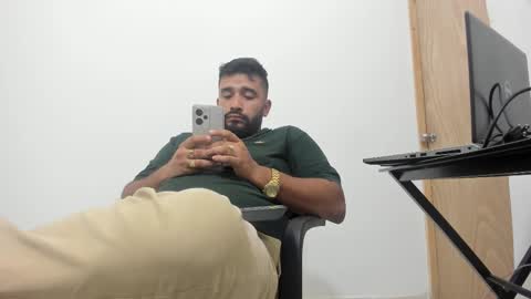 Tommy online show from October 2025 01:53:02 AM