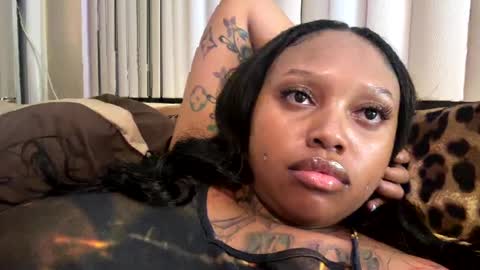 Snapshot of big_lavish chatting on January 2025 04:31:02 AM Big Lavish online show from January 2025 04:31:02 AM