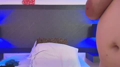 Snapshot of big_tits_in_your_face chatting on December 2024 08:18:01 PM Tell me Sophia  online show from December 2024 08:18:01 PM