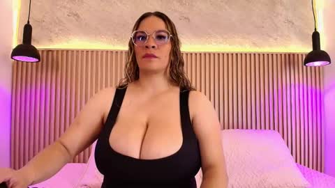 Snapshot of big_tits_in_your_face chatting on October 2025 04:51:01 PM Tell me Sophia  online show from October 2025 04:51:01 PM