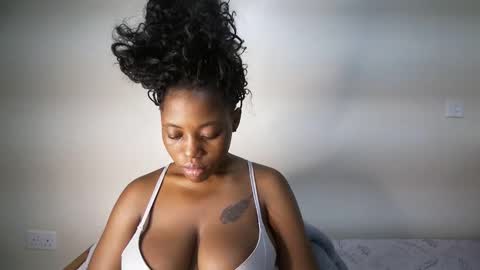 bigassmello_ online show from May 2026 02:08:02 AM