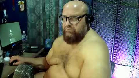 Snapshot of bigbear4cuddles chatting on April 2026 01:43:01 AM BigBear4Cuddles online show from April 2026 01:43:01 AM