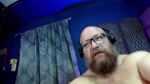 Snapshot of bigbear4cuddles chatting on June 2026 01:50:01 AM BigBear4Cuddles online show from June 2026 01:50:01 AM