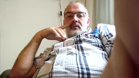 Snapshot of bigbibear88 chatting on December 2024 01:43:02 PM bigbibear88 online show from December 2024 01:43:02 PM