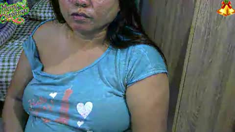 Snapshot of bigboobslyn chatting on November 2025 06:01:02 PM bigboobslyn online show from November 2025 06:01:02 PM