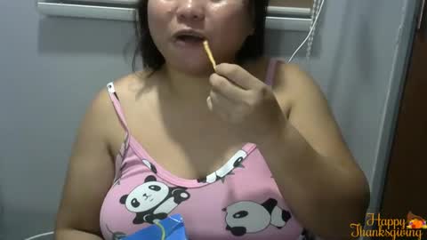 Snapshot of bigboobslyn chatting on November 2025 03:45:02 PM bigboobslyn online show from November 2025 03:45:02 PM