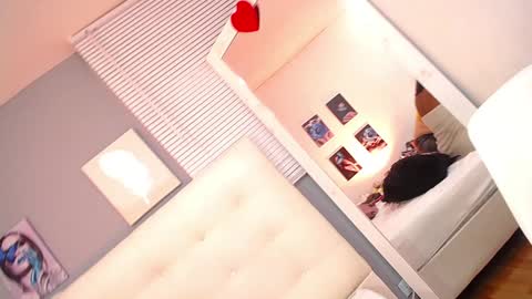 Snapshot of bigbooty_mommy chatting on December 2024 04:00:01 AM Mia online show from December 2024 04:00:01 AM