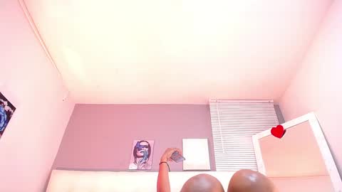 Snapshot of bigbooty_mommy chatting on December 2024 02:11:02 AM Mia online show from December 2024 02:11:02 AM