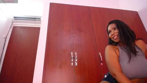 Snapshot of bigbooty_mommy chatting on March 2025 10:32:01 PM Mia online show from March 2025 10:32:01 PM