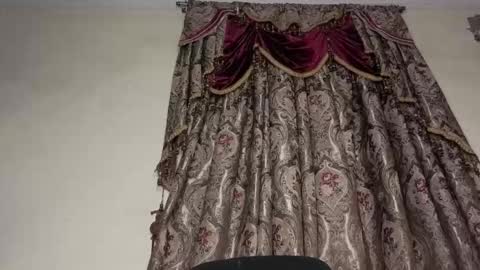 Lucy online show from December 2025 12:33:02 PM