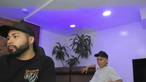 Snapshot of bigbros18 chatting on December 2025 01:16:01 PM MOD ramon My team is mickey and roman online show from December 2025 01:16:01 PM