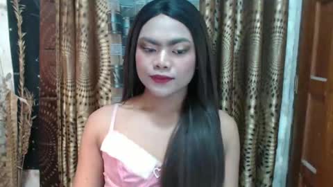 Chloe online show from December 2024 12:36:01 PM