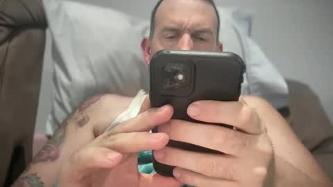 Snapshot of bigcocksuckingslut chatting on December 2024 01:43:01 AM bigcocksuckingslut online show from December 2024 01:43:01 AM