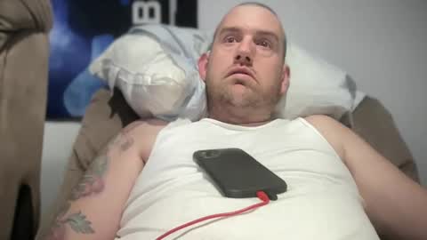 Snapshot of bigcocksuckingslut chatting on January 2025 01:55:01 AM bigcocksuckingslut online show from January 2025 01:55:01 AM