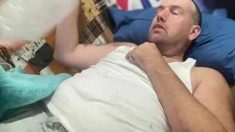 Snapshot of bigcocksuckingslut chatting on November 2025 01:27:01 AM bigcocksuckingslut online show from November 2025 01:27:01 AM