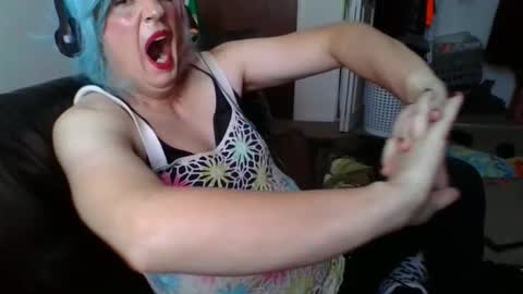 Madelyn online show from November 2025 05:24:02 PM