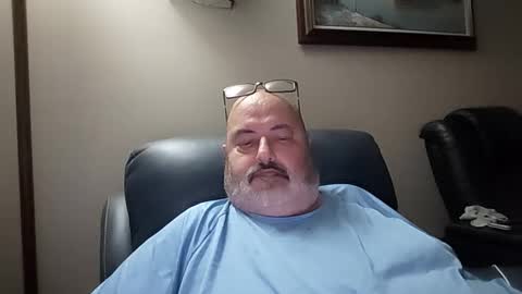 Snapshot of bigfuzzyteddybear chatting on December 2025 05:04:02 AM bigfuzzyteddybear online show from December 2025 05:04:02 AM