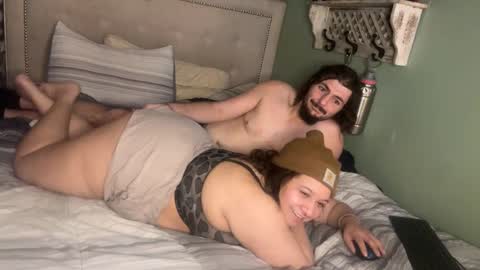 Snapshot of bigglou26 chatting on January 2025 04:32:01 AM BiggLou and LenaLove online show from January 2025 04:32:01 AM