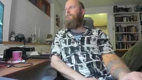 Snapshot of bigredbeardo chatting on September 2025 07:58:02 PM Beardo online show from September 2025 07:58:02 PM