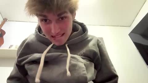 bigskinnyboyshh online show from December 2024 03:38:02 AM