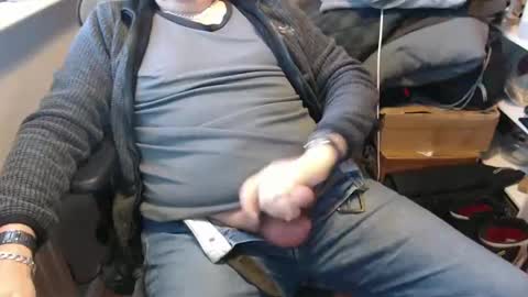 Snapshot of bigtone2_1968 chatting on November 2025 08:27:01 AM bigtone2_1968 online show from November 2025 08:27:01 AM