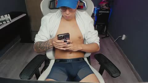 Snapshot of bigxboy96 chatting on January 2025 07:17:02 PM bigxboy96 online show from January 2025 07:17:02 PM