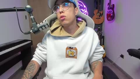 Snapshot of bigxboy96 chatting on January 2025 04:25:02 AM bigxboy96 online show from January 2025 04:25:02 AM