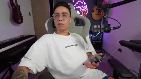 Snapshot of bigxboy96 chatting on February 2025 07:10:01 AM bigxboy96 online show from February 2025 07:10:01 AM