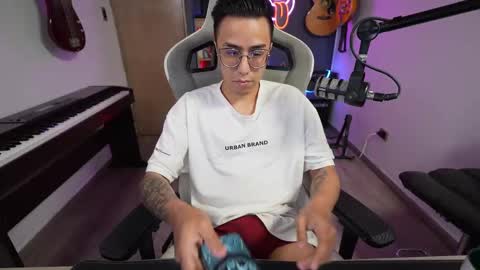 Snapshot of bigxboy96 chatting on February 2025 03:20:01 AM bigxboy96 online show from February 2025 03:20:01 AM