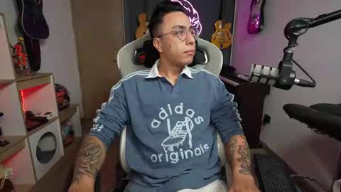 Snapshot of bigxboy96 chatting on November 2025 03:52:02 AM bigxboy96 online show from November 2025 03:52:02 AM