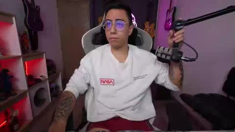 Snapshot of bigxboy96 chatting on November 2025 11:43:01 AM bigxboy96 online show from November 2025 11:43:01 AM