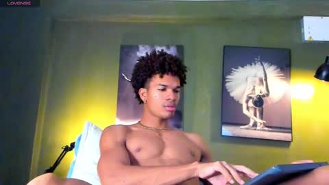 Snapshot of bigxxo chatting on March 2025 01:37:02 AM bigxxo online show from March 2025 01:37:02 AM