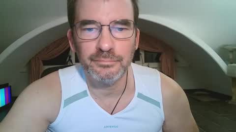 Snapshot of bikertom1988 chatting on December 2024 09:44:01 PM bikertom1988 online show from December 2024 09:44:01 PM