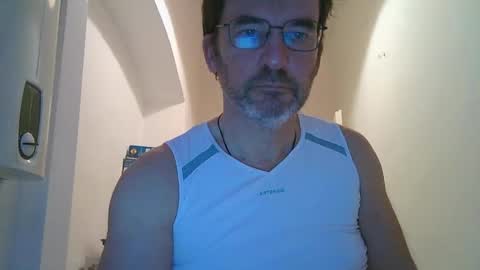 Snapshot of bikertom1988 chatting on February 2025 04:45:02 PM bikertom1988 online show from February 2025 04:45:02 PM