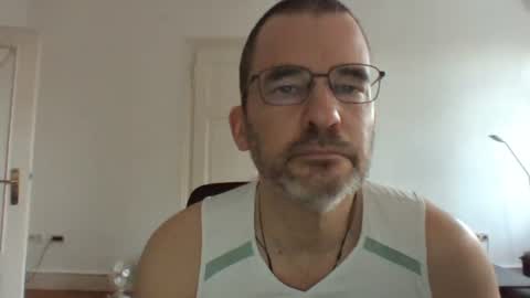 Snapshot of bikertom1988 chatting on February 2025 03:29:01 PM bikertom1988 online show from February 2025 03:29:01 PM