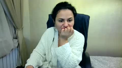 Snapshot of bililay chatting on December 2024 10:52:02 PM DOM NIKA online show from December 2024 10:52:02 PM