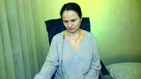 Snapshot of bililay chatting on February 2025 10:31:01 PM DOM NIKA online show from February 2025 10:31:01 PM
