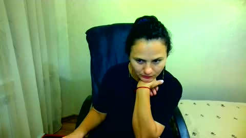 Snapshot of bililay chatting on September 2025 08:09:02 PM DOM NIKA online show from September 2025 08:09:02 PM
