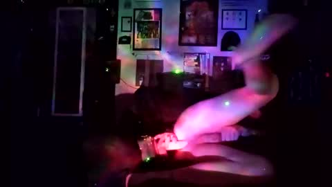 billygunn13 online show from November 2025 04:33:01 PM