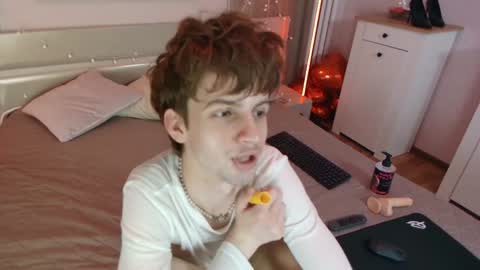 Snapshot of bimbo_boy_ chatting on May 2026 02:04:01 PM Bimbo boy online show from May 2026 02:04:01 PM