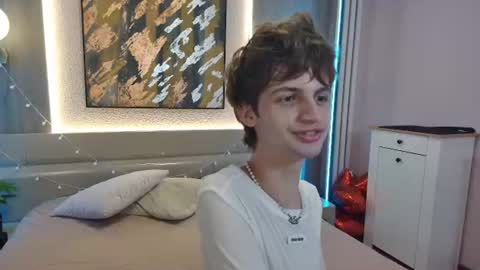 Snapshot of bimbo_boy_ chatting on June 2026 03:21:02 PM Bimbo boy online show from June 2026 03:21:02 PM